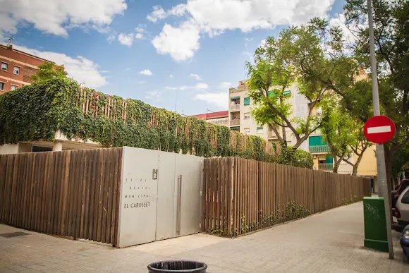 Escola Bressol El Cabusset - Escuela en Hospitalet de Llobregat (L)