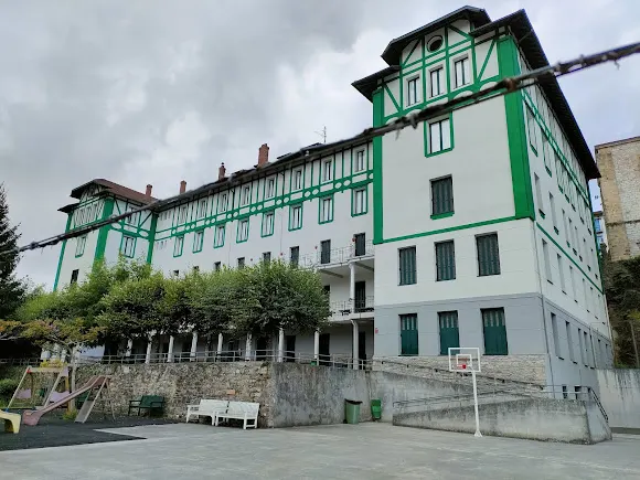 Egiluze Hondarribia Ikastetxea - Hondarribia