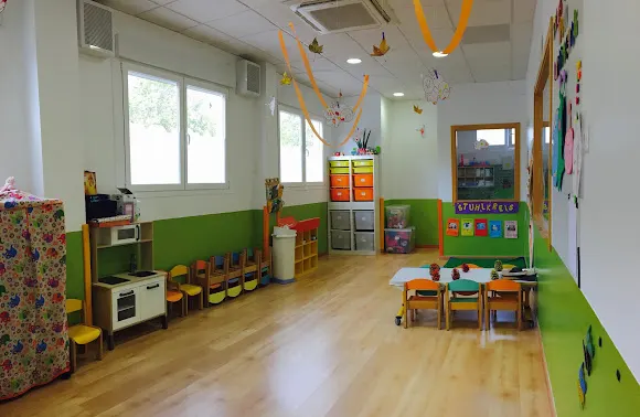 E.I.PR. El Bosque de los Colorines ··· Kindergarten Der Farbenwald