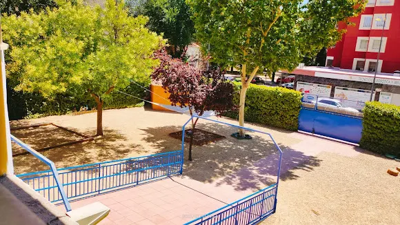 Escuela de Educación Infantil Momo - Parla