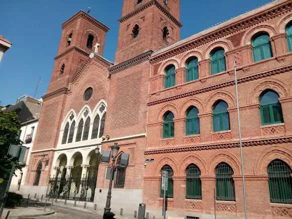 La Salle La Paloma - Fundación Lara - Colegio concertado en Madrid
