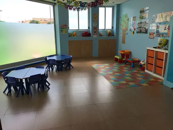 Centro Infantil Bilingüe Salpin - Guardería en Vélez-Málaga