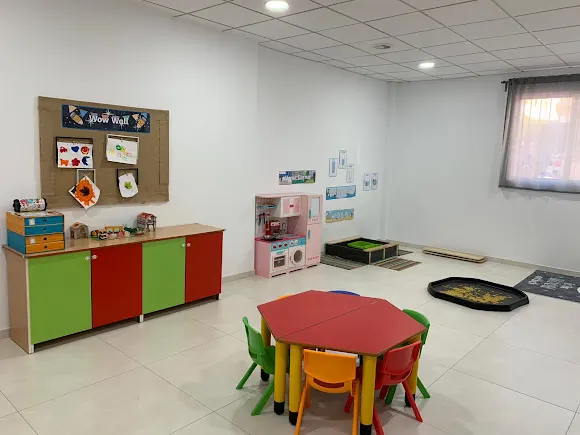 Centro de educación infantil bilingüe La Casita de Peque - Guardería en Málaga