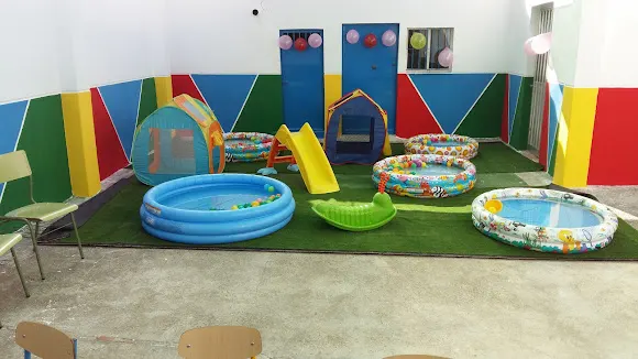 Centro de Educación Infantil Colorines (Adherido al programa de ayudas de la Junta de Andalucía) - Sevilla